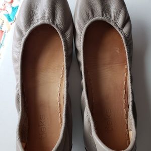 Tieks Size 10 Taupe